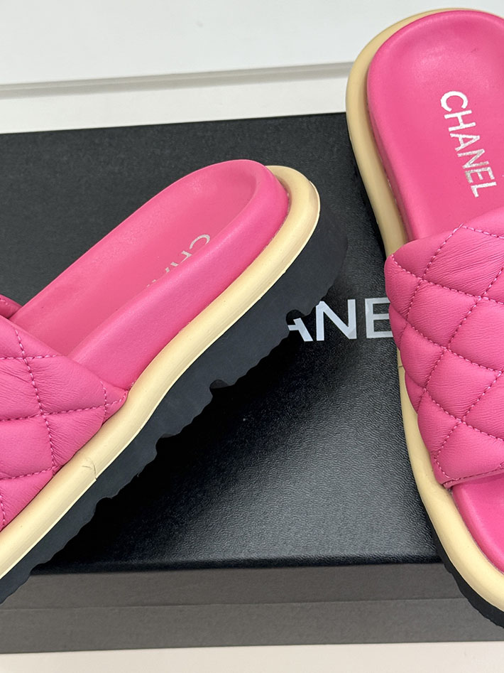 最高級シャネルスーパーコピー CHANEL 2026年春夏 新作 ラムスキン キルトウッド ミュール コーラルピンク 2630822 シャネル サンダル ピンク - 画像 (6)