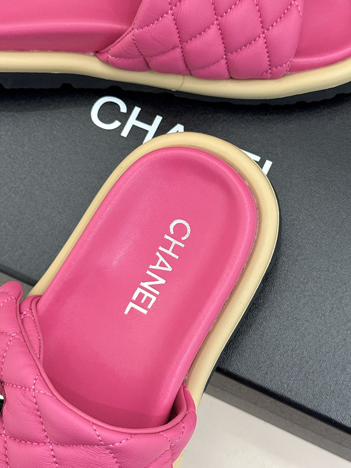 最高級シャネルスーパーコピー CHANEL 2026年春夏 新作 ラムスキン キルトウッド ミュール コーラルピンク 2630822 シャネル サンダル ピンク - 画像 (4)