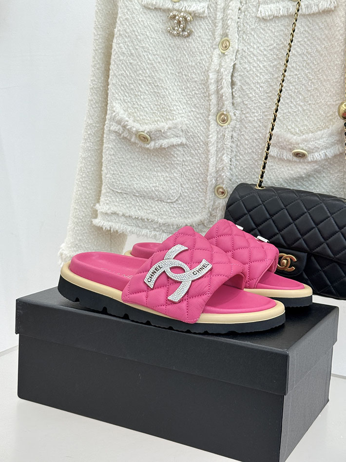 最高級シャネルスーパーコピー CHANEL 2026年春夏 新作 ラムスキン キルトウッド ミュール コーラルピンク 2630822 シャネル サンダル ピンク - 画像 (2)