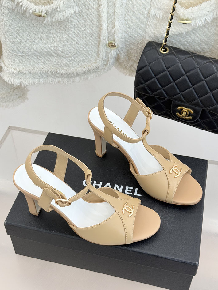 最高級シャネルスーパーコピー CHANEL 2026年 新作 Tストラップサンダル ココマーク ラムスキン ベージュ 2630853 シャネル サンダル 厚底 - 画像 (9)