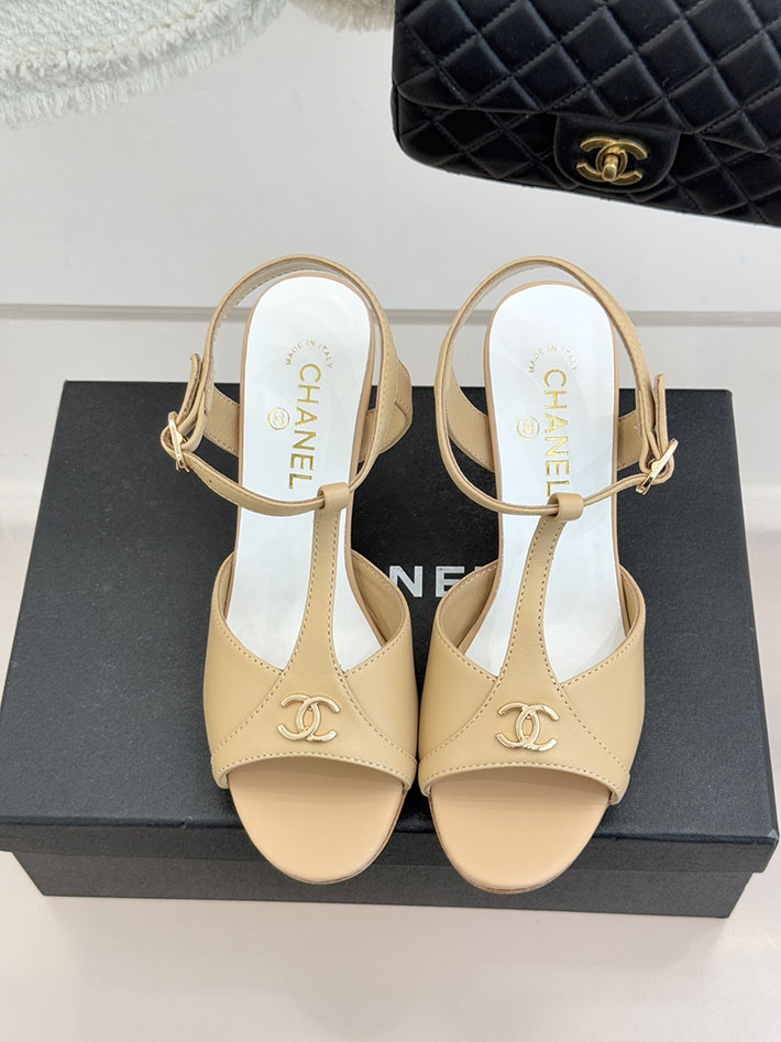 最高級シャネルスーパーコピー CHANEL 2026年 新作 Tストラップサンダル ココマーク ラムスキン ベージュ 2630853 シャネル サンダル 厚底 - 画像 (8)