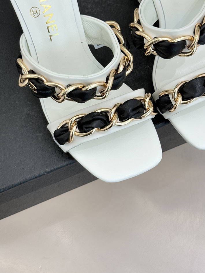 最高級シャネルスーパーコピー CHANEL ミュール 大人気 レザー サンダル レザーチェーン 2026新作 ホワイト 2630931 シャネル ミュール サンダル - 画像 (4)
