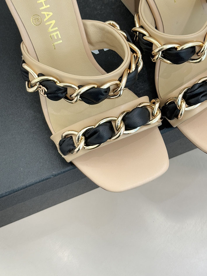 最高級シャネルスーパーコピー CHANEL ミュール 大人気 レザー サンダル レザーチェーン 2026新作 ベージュ 2630932 シャネルビーチサンダル - 画像 (4)