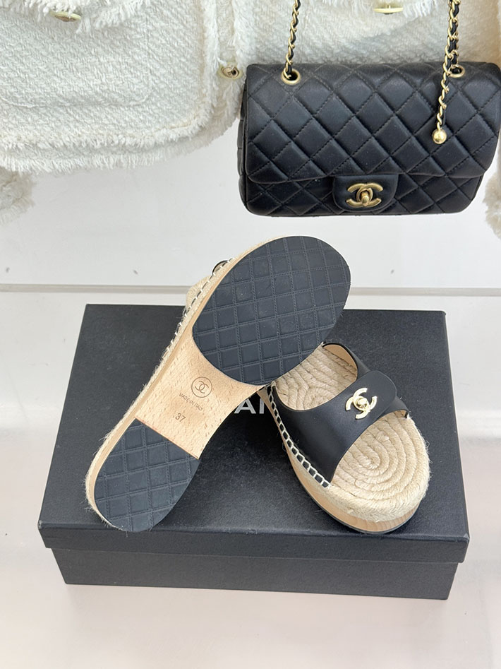 最高級シャネルスーパーコピー CHANEL サンダル ココマーク ウッドソール レザー キャンバス ブラック 2630945 シャネル サンダル 公式 - 画像 (2)