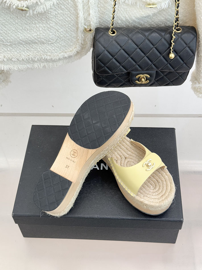 最高級シャネルスーパーコピー CHANEL サンダル ココマーク ウッドソール レザー キャンバス イエロー 2630947 シャネル サンダル 新作 - 画像 (2)