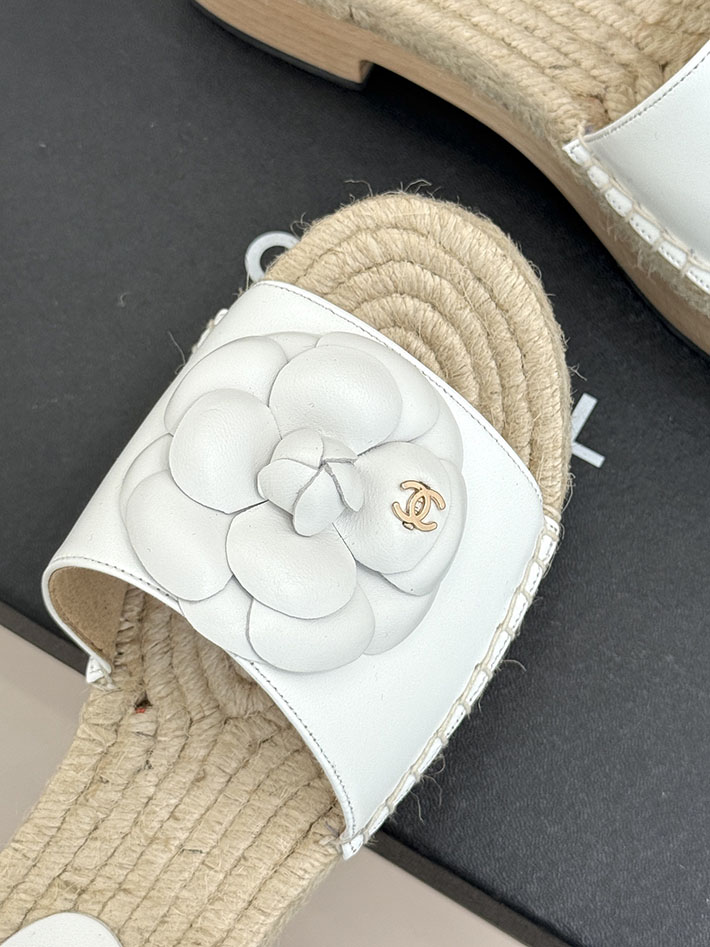 最高級シャネルスーパーコピー CHANEL マトラッセ ジュート サボサンダル ミュール サンダル ホワイト 2630951 シャネル サンダル 白 - 画像 (4)
