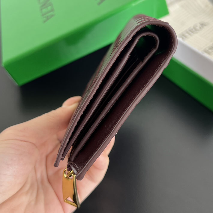 最高級ボッテガコピー Bottega Veneta イントレチャート ミディアム 二つ折りウォレット バローロ 749940VCPP22247 ボッテガ ヴェネタ 財布 二つ折り - 画像 (8)