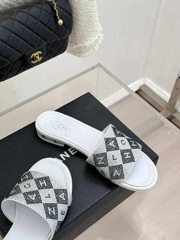 最高級シャネルスーパーコピー CHANEL ココマーク ミュール サンダル ストラス 2026年春夏 新作 ホワイト 2630995 シャネル 靴 コピー - 画像 (6)