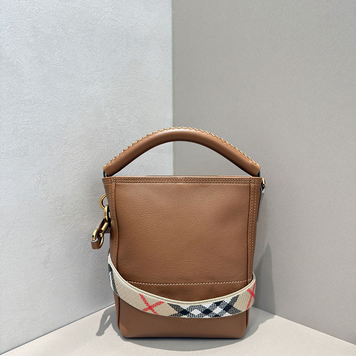 バーバリー バッグ アウトレット Burberry ミニ Bクリップ バケットバッグ ヘーゼルブラウン 81235981 レディース バーバリー バッグ - 画像 (2)