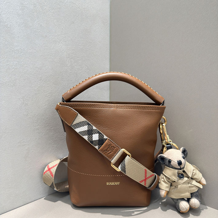 バーバリー バッグ アウトレット Burberry ミニ Bクリップ バケットバッグ ヘーゼルブラウン 81235981 レディース バーバリー バッグ - 画像 (10)