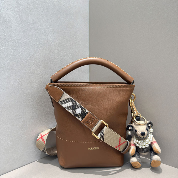 バーバリー バッグ アウトレット Burberry ミニ Bクリップ バケットバッグ ヘーゼルブラウン 81235981 レディース バーバリー バッグ - 画像 (9)