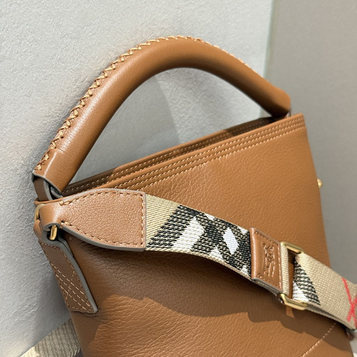 バーバリー バッグ アウトレット Burberry ミニ Bクリップ バケットバッグ ヘーゼルブラウン 81235981 レディース バーバリー バッグ - 画像 (7)