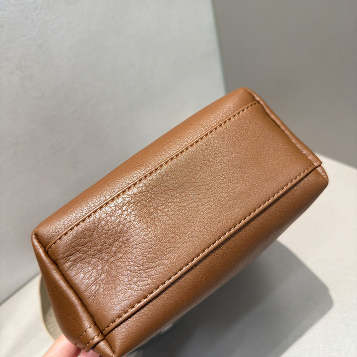バーバリー バッグ アウトレット Burberry ミニ Bクリップ バケットバッグ ヘーゼルブラウン 81235981 レディース バーバリー バッグ - 画像 (3)