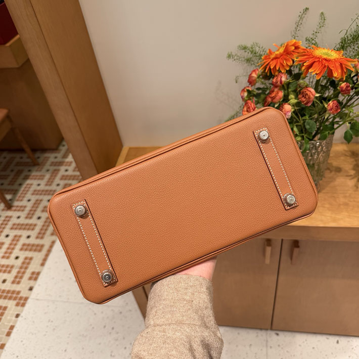 ショルダーバーキン29の定価 HERMES バーキンショルダーライト 29 ゴールド エバーカラー シルバー金具 H085236CK37 ショルダーバーキン29 定価 - 画像 (3)