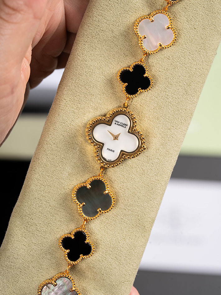 最高級ヴァンクリーフスーパーコピー VAN CLEEF & ARPELS アルハンブラ スモールモデル ウォッチ VCARPEU800 レディース ヴァン クリーフ 時計 - 画像 (8)