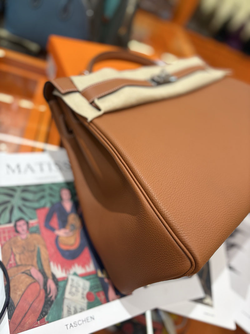 エルメスコピー通販 HERMES マキシケリー 42cm 内縫い ゴールド トゴ シルバー金具 H085340CK37 エルメス メンズ ケリー バッグ - 画像 (4)