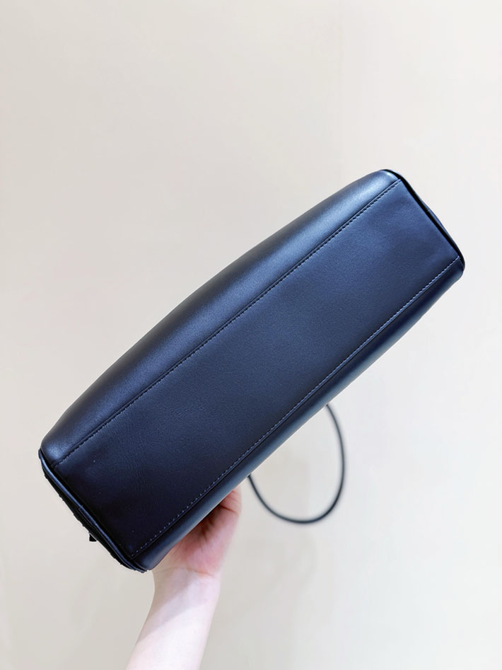 シャネル 新作バッグ 2026 CHANEL 2026年春夏 ラージ ボーリング バッグ ブラック AS6211-B23874-94305 シャネル ボーリング バッグ 新作 - 画像 (7)