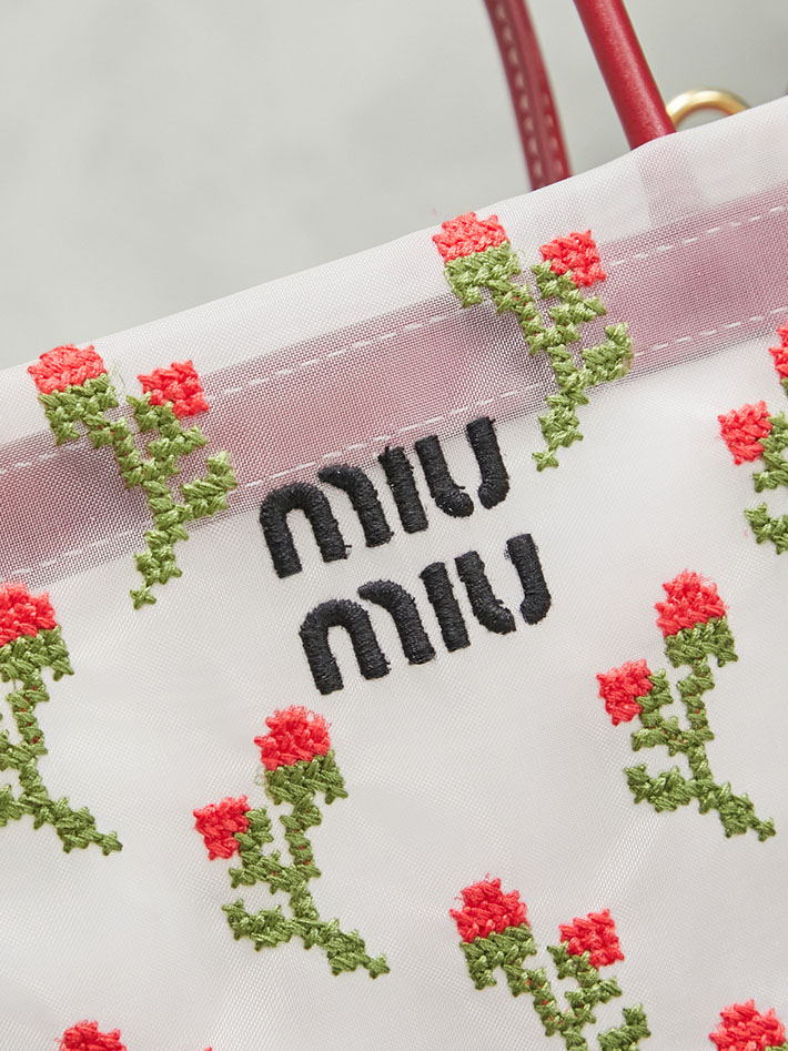 最高級MiuMiuスーパーコピー ミュウミュウ エンブロイダリーメッシュ トップハンドルバッグ レッド 5BA310_2IHV_F0011 ミュウミュウ トートバッグ アウトレット - 画像 (2)