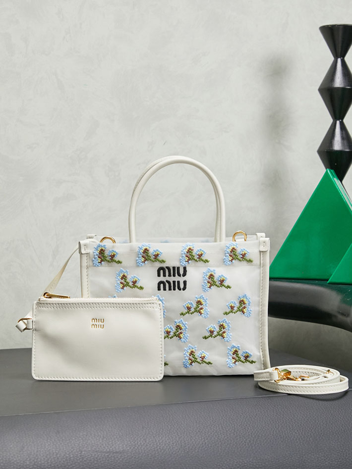 MIUMIU トートバッグ キャンバス