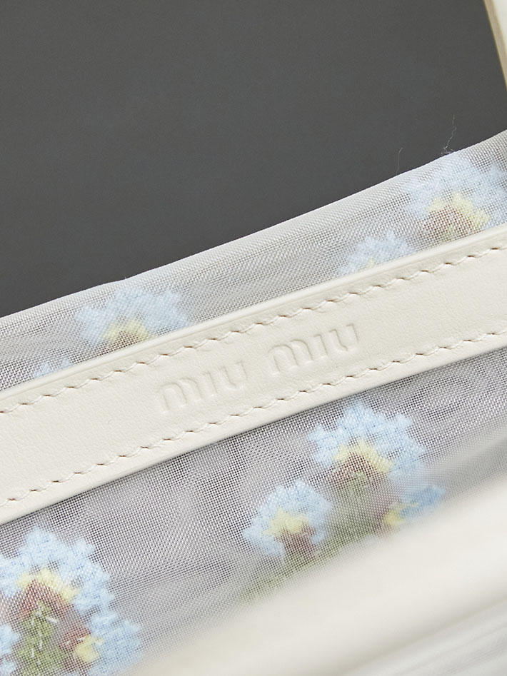 最高級MiuMiuスーパーコピー ミュウミュウ エンブロイダリーメッシュ トップハンドルバッグ ホワイト 5BA310_2IHV_F0009 MIUMIU トートバッグ キャンバス - 画像 (3)