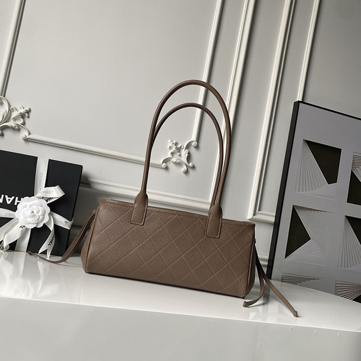 シャネル 新作バッグ 2026 CHANEL スモール ショッピング バッグ モカベージュ AS6288-B24248-NZG77 シャネルバッグ 人気ランキング - 画像 (9)