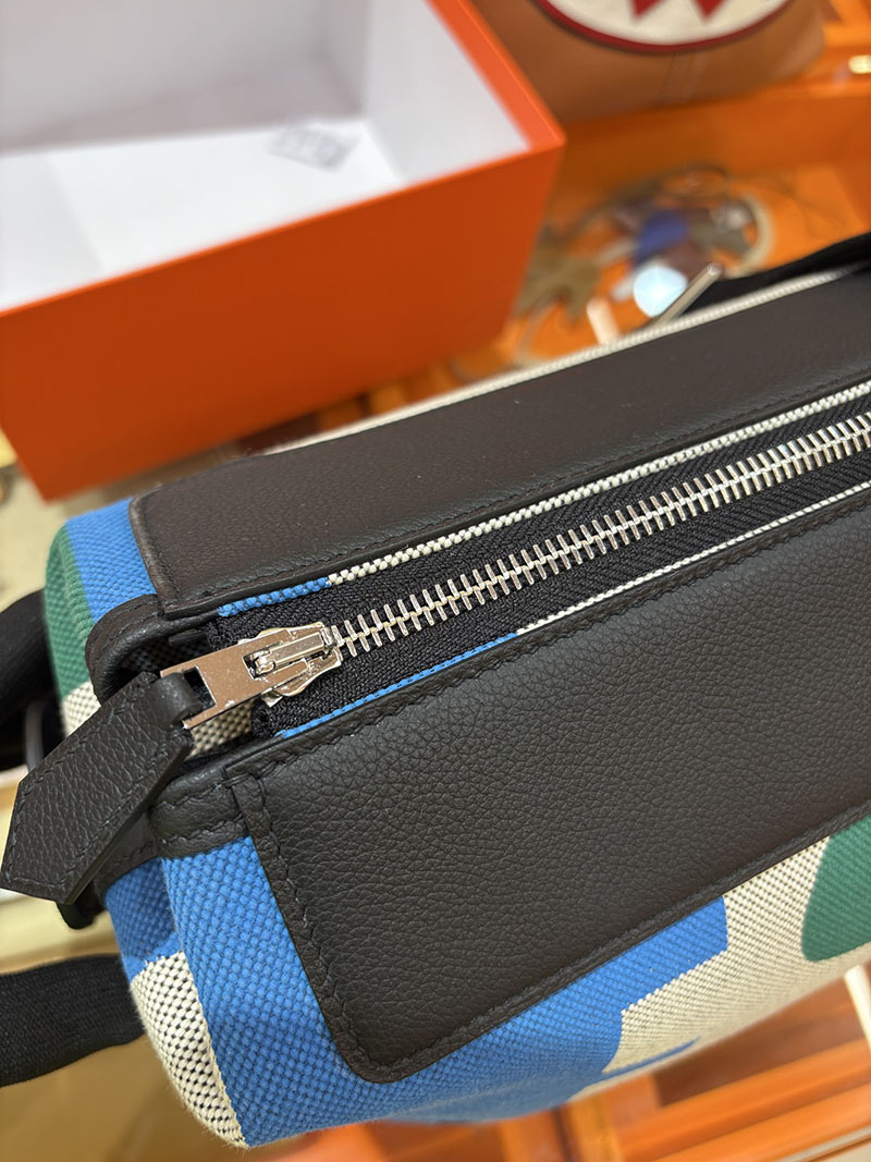 エルメス メンズバッグ HERMES R.M.S 12H bag フール トゥ バッグ ブルーイドラ トワルアッシュ シルバー金具 H086064CKAB エルメス フールトゥ 定価 - 画像 (5)