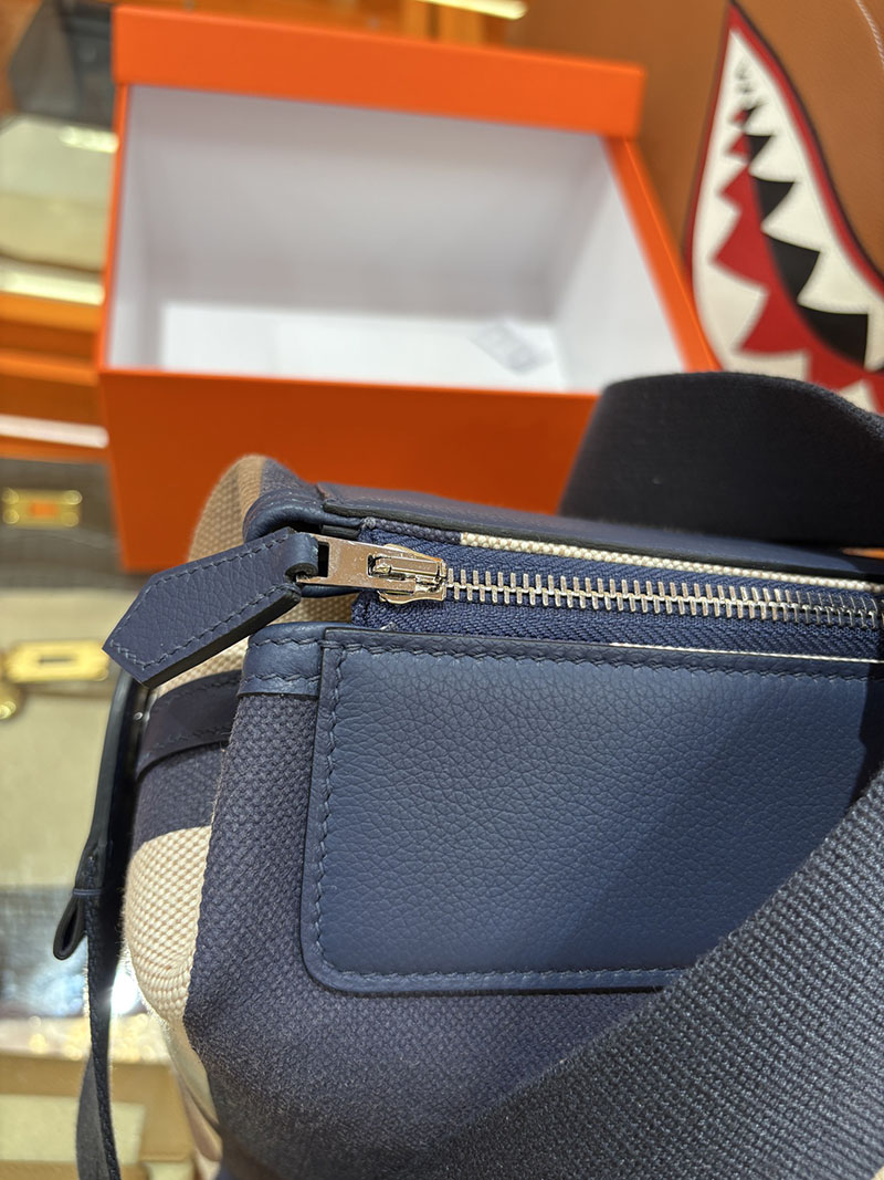 エルメス メンズバッグ HERMES R.M.S 12H bag フール トゥ バッグ ブルーインディゴ トワルアッシュ シルバー金具 H086064CKAC エルメス バッグ 種類 - 画像 (6)