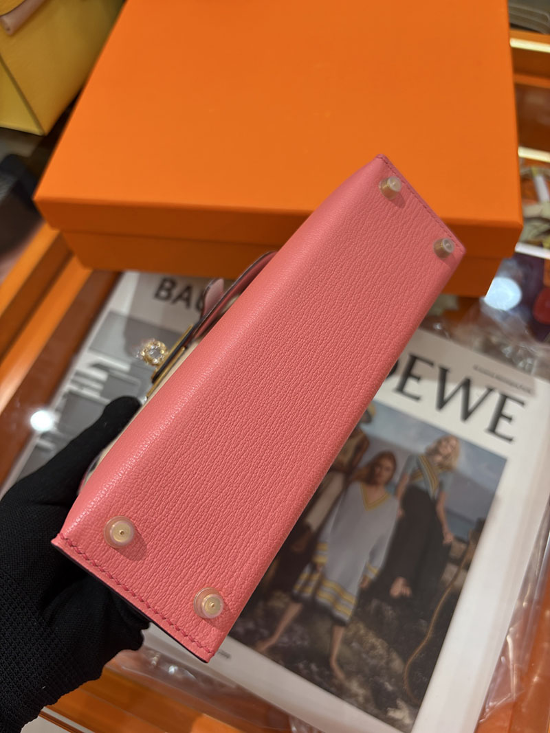 ミニケリー 定価 HERMES ケリーミニ2 外縫い ローズアザレ シェブルミゾル ゴールド金具 H073628CC8W エルメス ケリーミニ2 - 画像 (5)