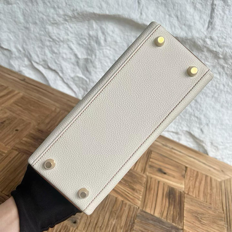 エルメスの人気バッグ HERMES ケリー25 内縫い クレ/ゴールド トゴ ゴールド金具 2635075 エルメス ケリー25 - 画像 (2)
