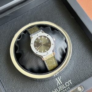 ウブロ 時計 値段