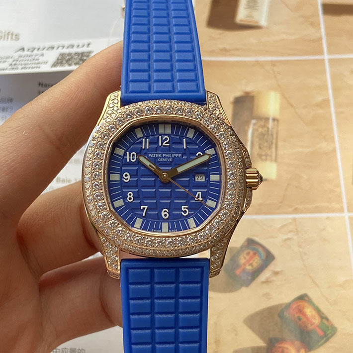 最高級パテックフィリップスーパーコピー PATEK PHILIPPE アクアノート ルーチェ ピュア・ブルー 2635337 パテックフィリップ レディース 新作 - 画像 (9)