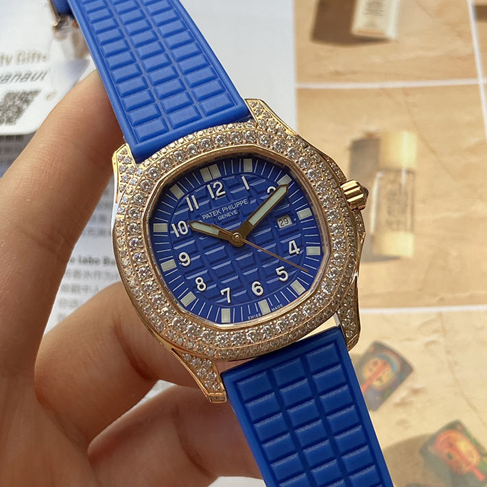 最高級パテックフィリップスーパーコピー PATEK PHILIPPE アクアノート ルーチェ ピュア・ブルー 2635337 パテックフィリップ レディース 新作 - 画像 (8)