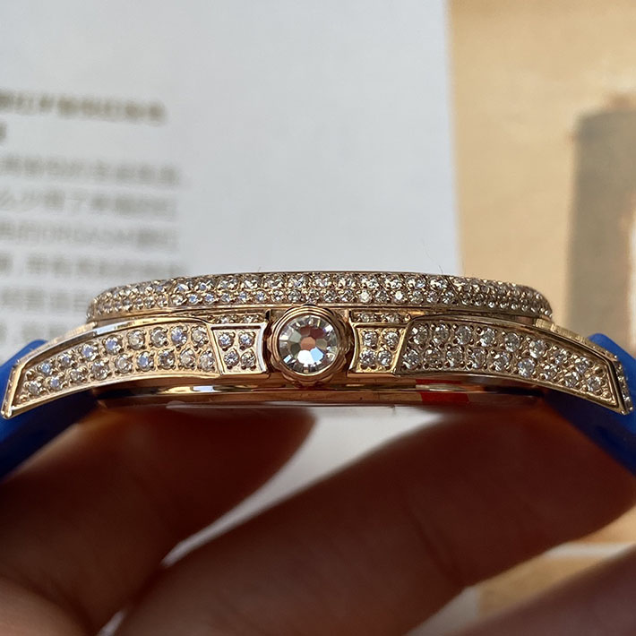 最高級パテックフィリップスーパーコピー PATEK PHILIPPE アクアノート ルーチェ ピュア・ブルー 2635337 パテックフィリップ レディース 新作 - 画像 (5)