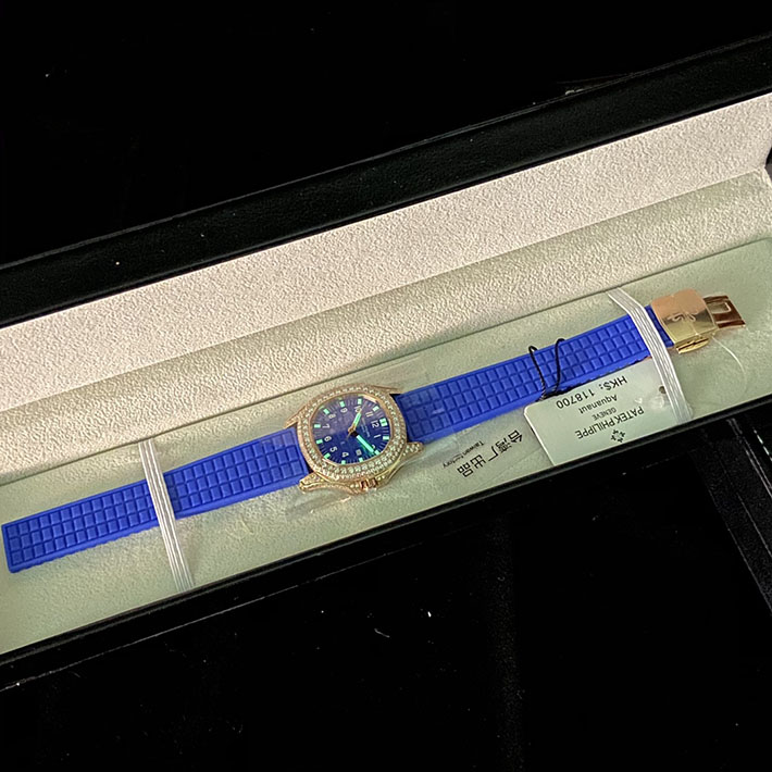 最高級パテックフィリップスーパーコピー PATEK PHILIPPE アクアノート ルーチェ ピュア・ブルー 2635337 パテックフィリップ レディース 新作 - 画像 (2)