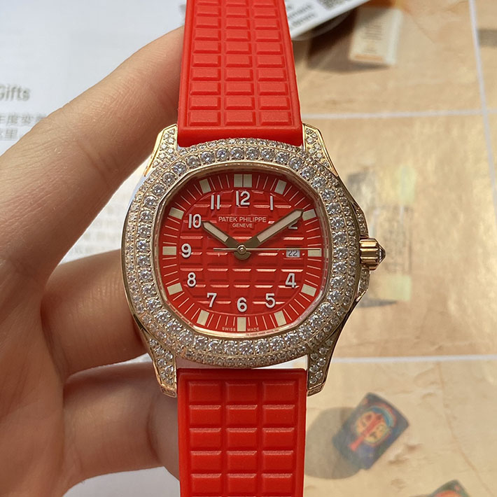 最高級パテックフィリップスーパーコピー PATEK PHILIPPE アクアノート ルーチェ ピュア・レッド 2635340 パテックフィリップ レディース ノーチラス - 画像 (9)