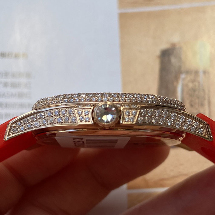 最高級パテックフィリップスーパーコピー PATEK PHILIPPE アクアノート ルーチェ ピュア・レッド 2635340 パテックフィリップ レディース ノーチラス - 画像 (5)