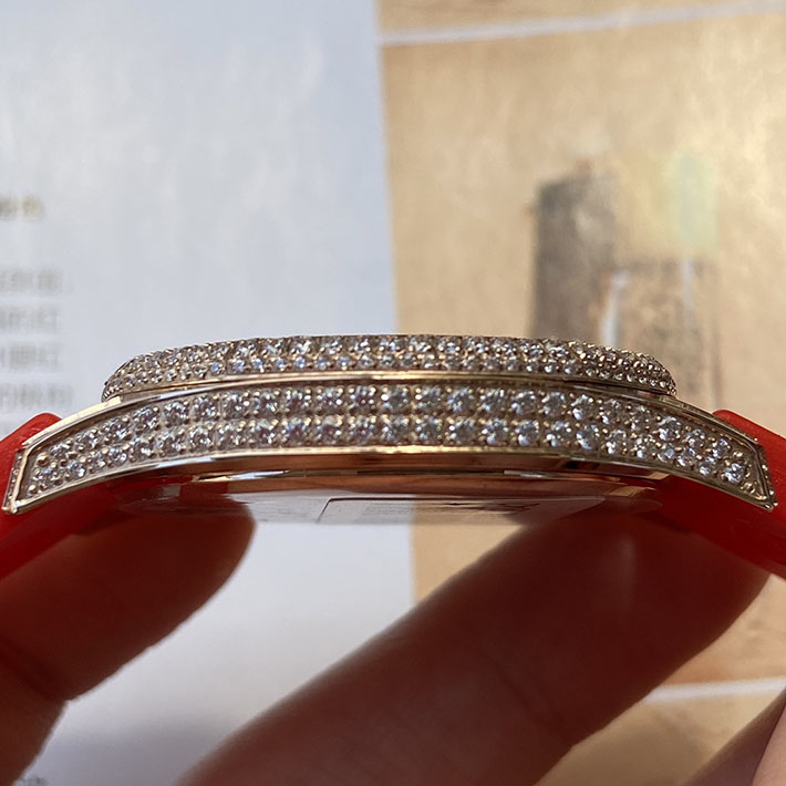 最高級パテックフィリップスーパーコピー PATEK PHILIPPE アクアノート ルーチェ ピュア・レッド 2635340 パテックフィリップ レディース ノーチラス - 画像 (4)