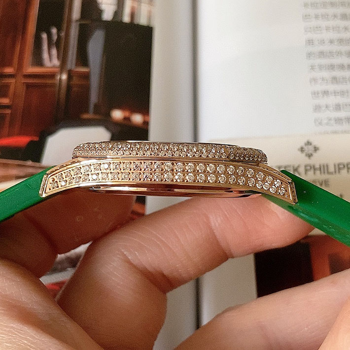 最高級パテックフィリップスーパーコピー PATEK PHILIPPE アクアノート ルーチェ ピュア・グリーン 2635342 パテックフィリップ レディース コピー - 画像 (3)