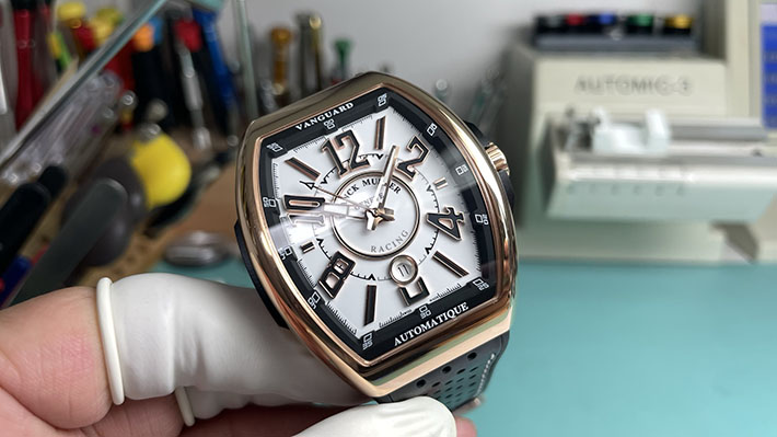最高級フランクミュラースーパーコピー Franck Muller ヴァンガード ホワイト文字盤 腕時計 メンズ V45SCDTRCGNR5N フランクミュラー ヴァンガード メンズ - 画像 (9)