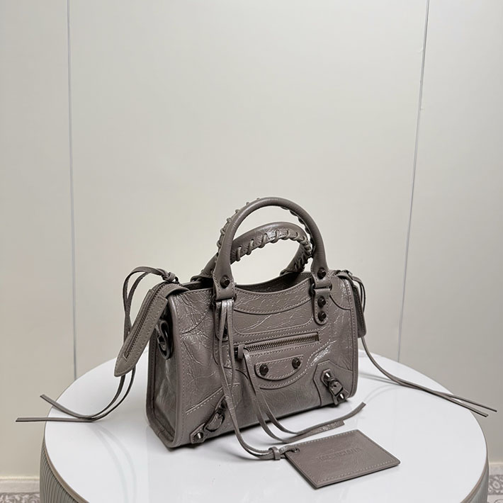 最高級 バレンシアガバッグコピー BALENCIAGA Le City バッグ ミニ 2026新作 ダーク ノワ 8657632ACFH5848 バレンシアガ シティ ミニ - 画像 (9)