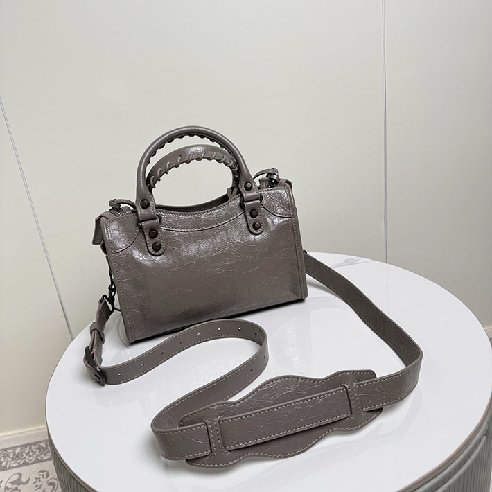 最高級 バレンシアガバッグコピー BALENCIAGA Le City バッグ ミニ 2026新作 ダーク ノワ 8657632ACFH5848 バレンシアガ シティ ミニ - 画像 (8)