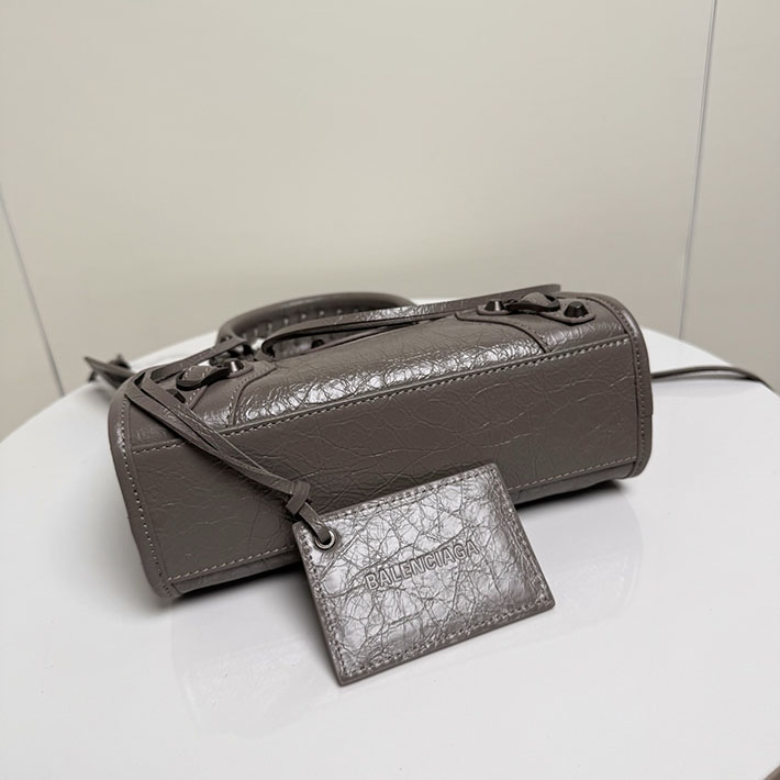 最高級 バレンシアガバッグコピー BALENCIAGA Le City バッグ ミニ 2026新作 ダーク ノワ 8657632ACFH5848 バレンシアガ シティ ミニ - 画像 (7)
