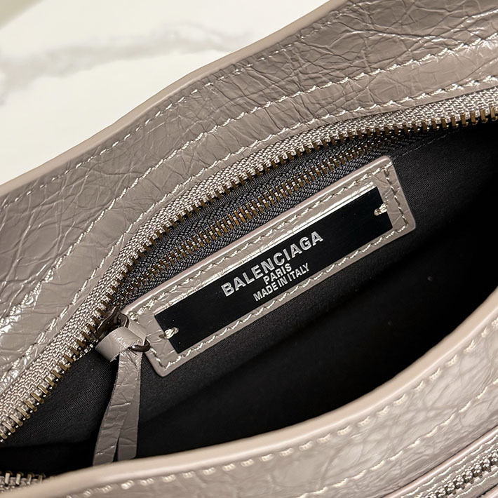 最高級 バレンシアガバッグコピー BALENCIAGA Le City バッグ ミニ 2026新作 ダーク ノワ 8657632ACFH5848 バレンシアガ シティ ミニ - 画像 (2)