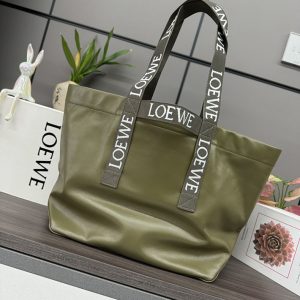 ロエベ トートバッグ 大きめ