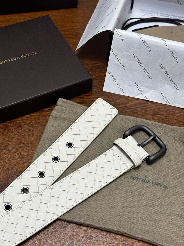 最高級ボッテガヴェネタコピー Bottega Veneta ベルト イントレチャートレザーベルト ホワイト ブラック 2635403 ボッテガ ベルト アウトレット - 画像 (5)