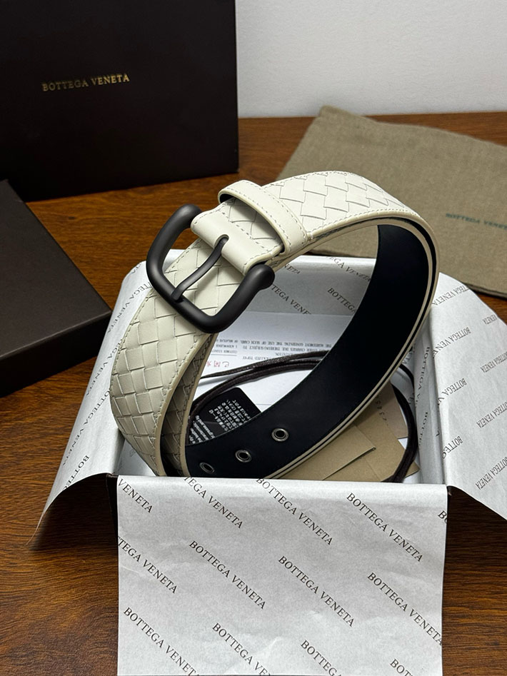 最高級ボッテガヴェネタコピー Bottega Veneta ベルト イントレチャートレザーベルト ホワイト ブラック 2635403 ボッテガ ベルト アウトレット - 画像 (3)