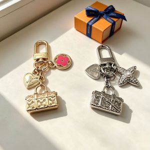 ルイヴィトン キーホルダー 人気