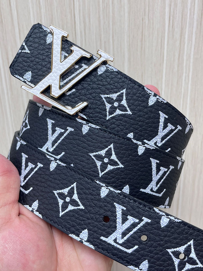 最高級ルイヴィトンスーパーコピー LV ベルト・LV イニシャル モノグラム グロウ イン ザ ダーク 40MM リバーシブル 2635427 ヴィトン ベルト メンズ - 画像 (7)