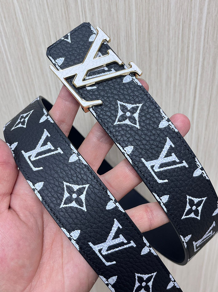 最高級ルイヴィトンスーパーコピー LV ベルト・LV イニシャル モノグラム グロウ イン ザ ダーク 40MM リバーシブル 2635427 ヴィトン ベルト メンズ - 画像 (6)