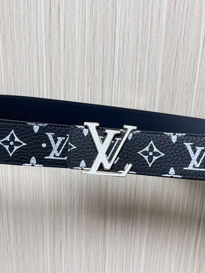 最高級ルイヴィトンスーパーコピー LV ベルト・LV イニシャル モノグラム グロウ イン ザ ダーク 40MM リバーシブル 2635427 ヴィトン ベルト メンズ - 画像 (3)